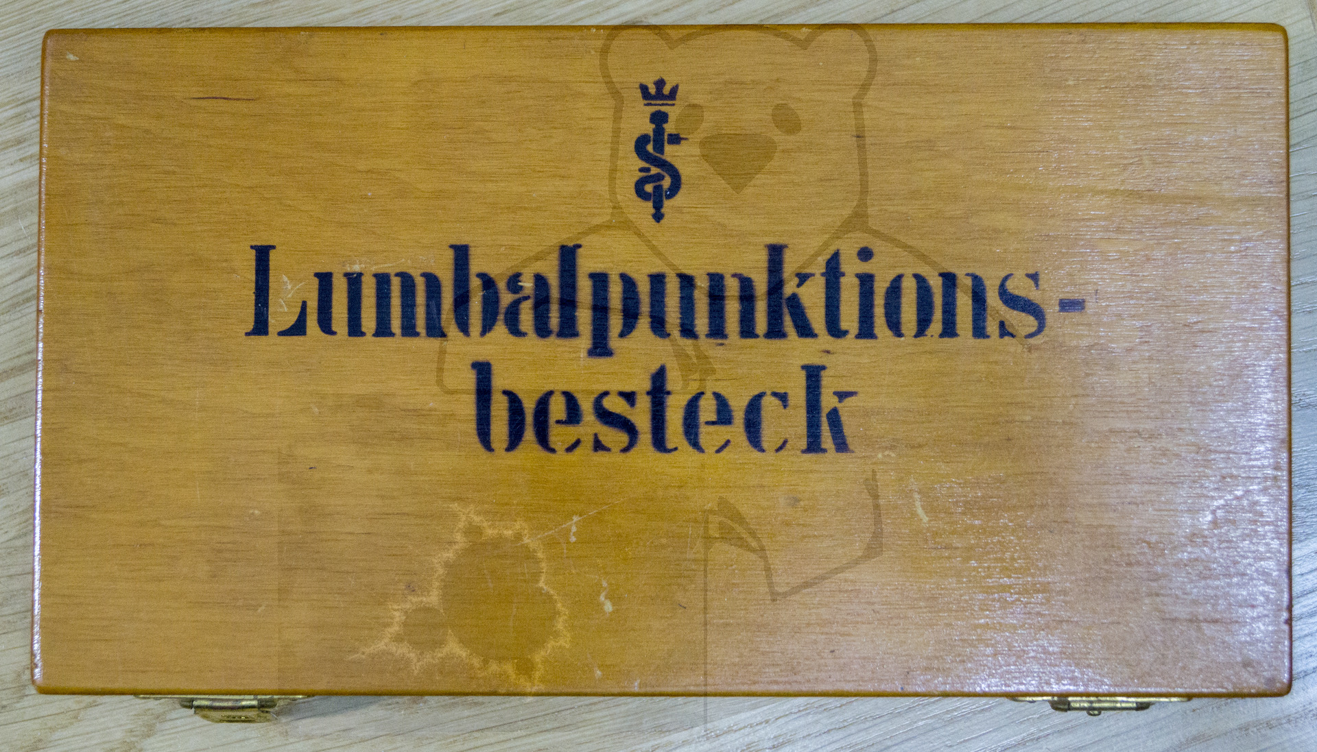 Instrumentenbox zur Lumbalpunktion, um 1930, Geschlossene Box